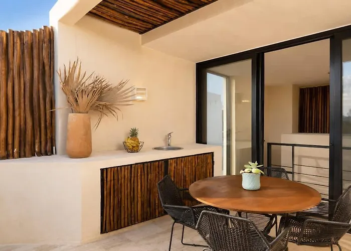 Penthouse With Private Rooftop Pool & Terrace